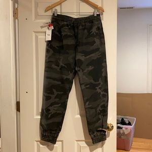 Aritzia Camouflage cargo pants